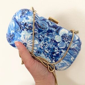 LILLY PULITZER Catch 'N Keep hard clutch in Coastal Blue